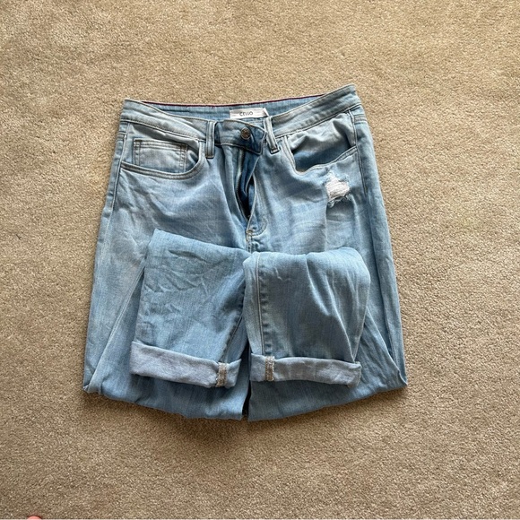Cello Jeans with faded style.  Easy to roll up the bottoms for extra style - Picture 5 of 16